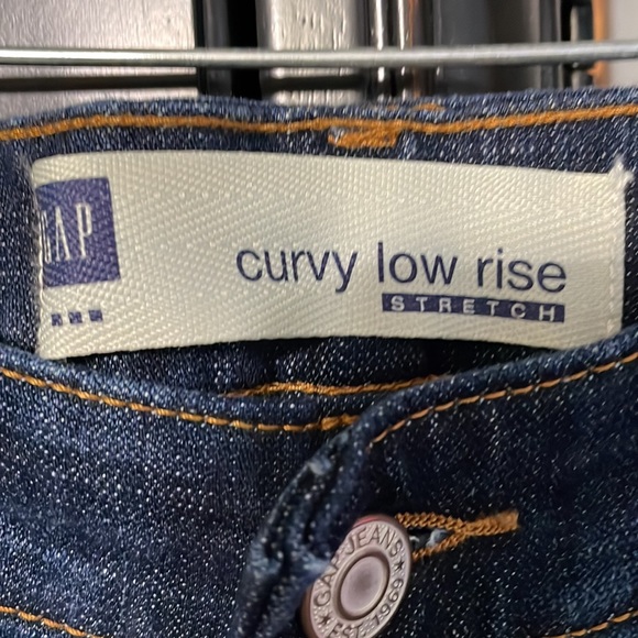 Gap jeans new with tags - curvy low rise flared size 8 Ankle 

STILL AVAILABLE!! - Picture 3 of 7